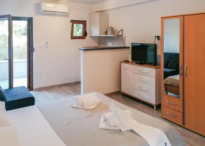 Stunning In Hvar With Wifi Appartamento *