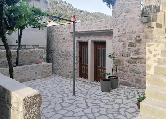 Stunning In Hvar With Wifi Appartamento *